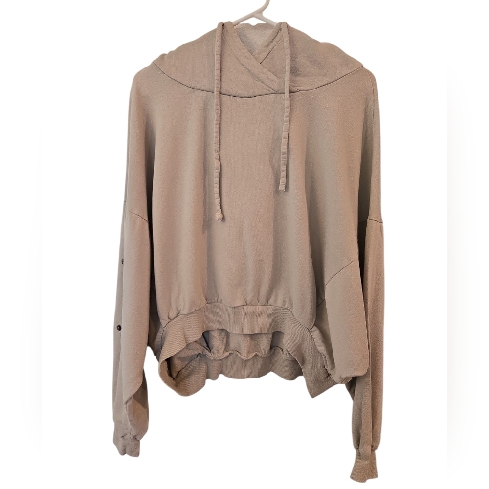 YOUNG FABULOUS AND BROKE RAISSA CROPPED HI-LO HEM HOODIE. SIZE MEDIUM/LARGE.